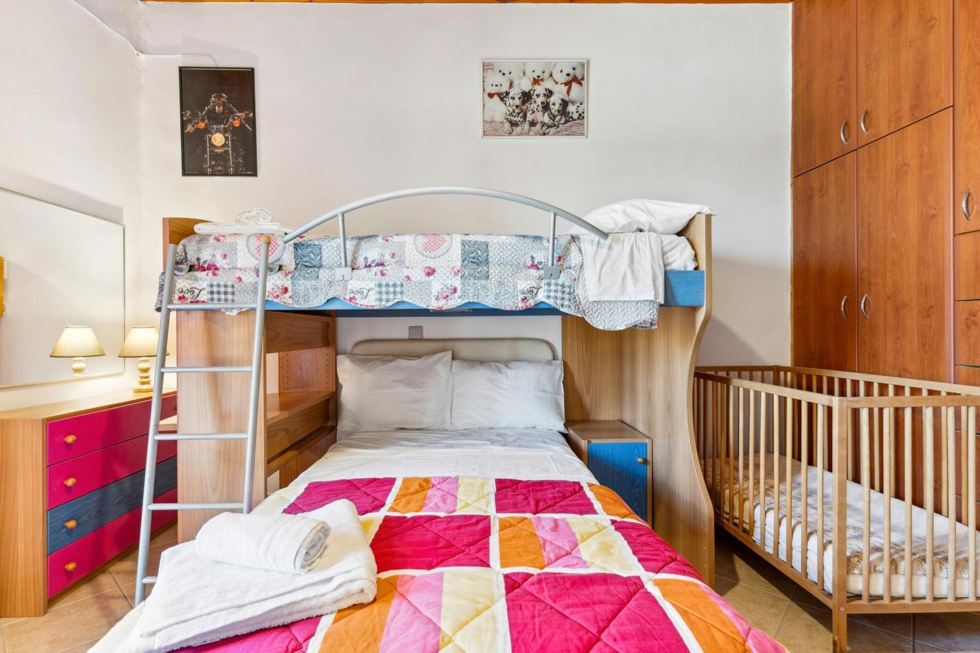 Holiday home Verani Parking Balcony Playground Sivros