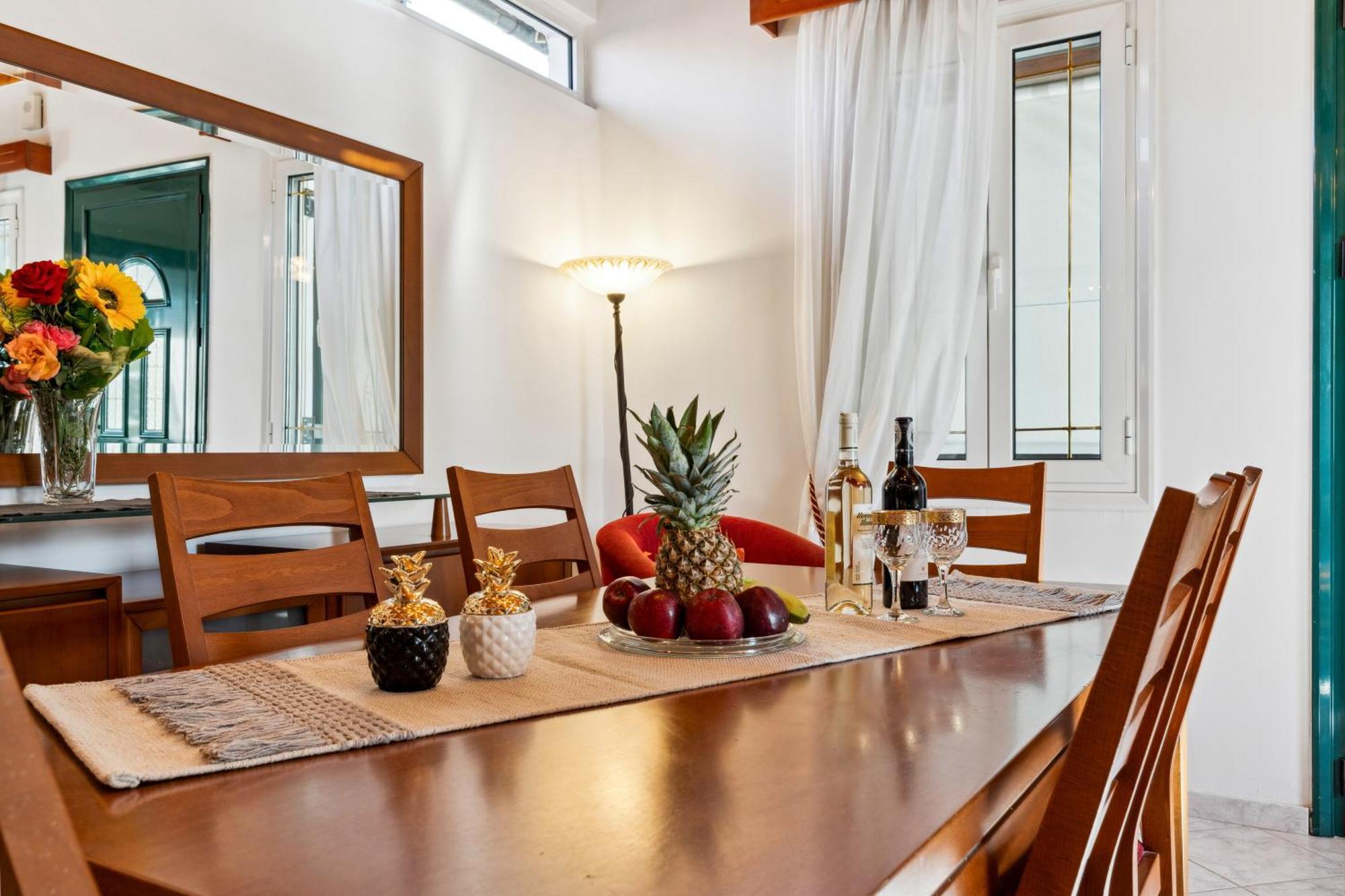 Verani Parking Balcony Playground Holiday home